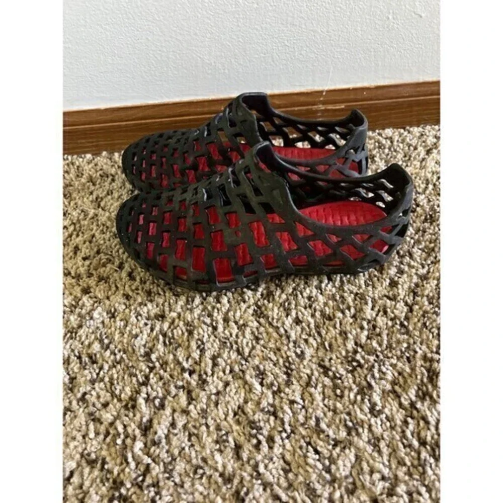 water‎ shoes boys size 1